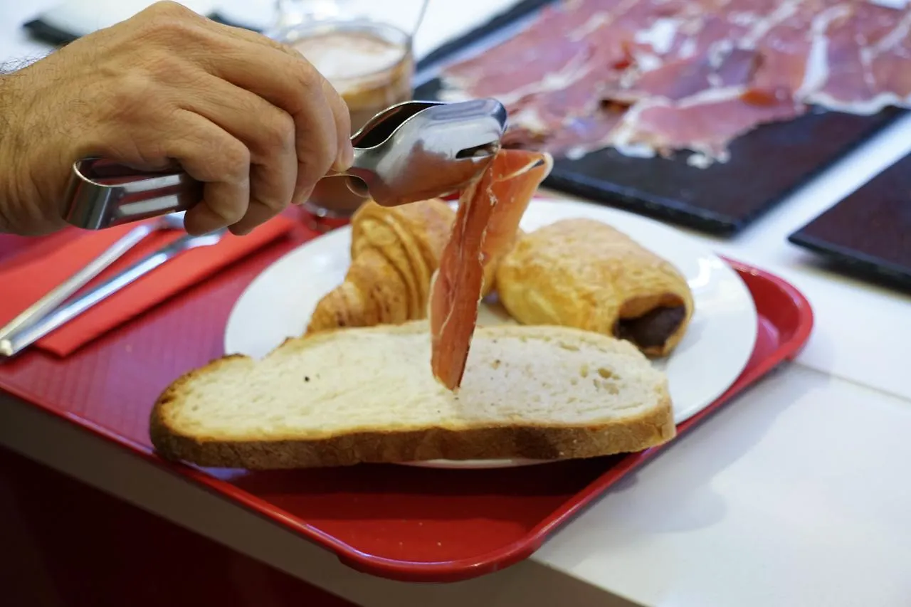 Ibis Girona Hotell