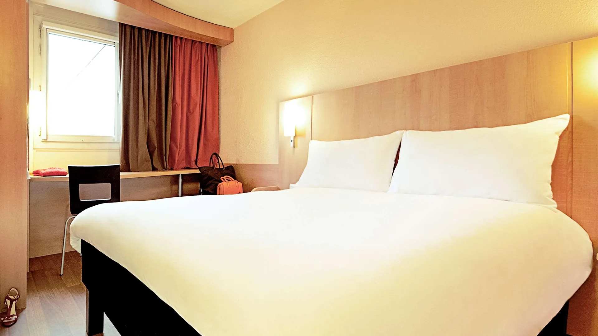 Ibis Girona Hotell