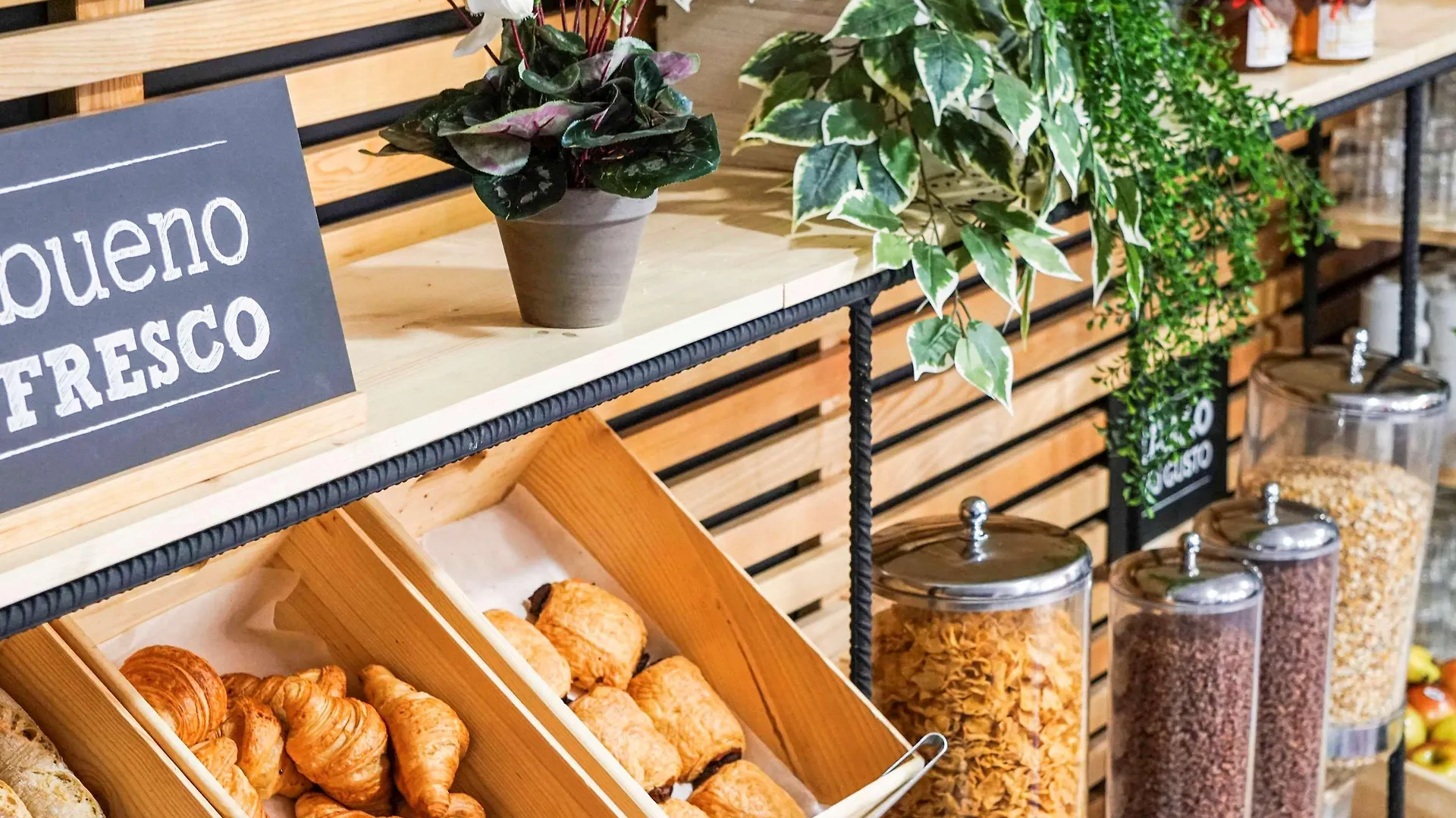 **  Ibis Girona Hotell Spanien